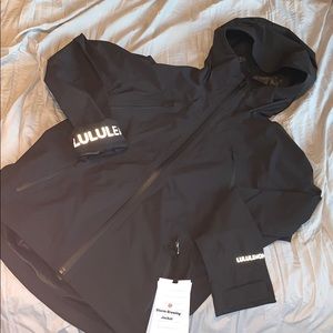 NWT lululemon rain jacket